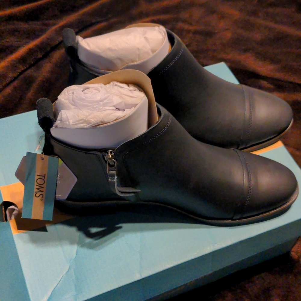 Toms black ankle boots